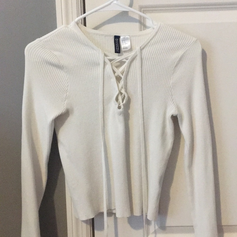 WHITE LONG SLEEVE CRISS CROSS SHIRT